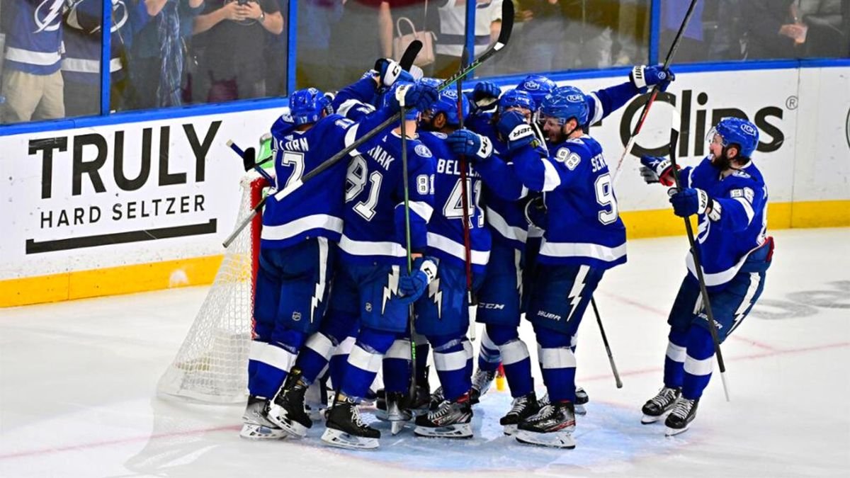 Lightning Rely On Championship Mettle For Game 3 Win! 